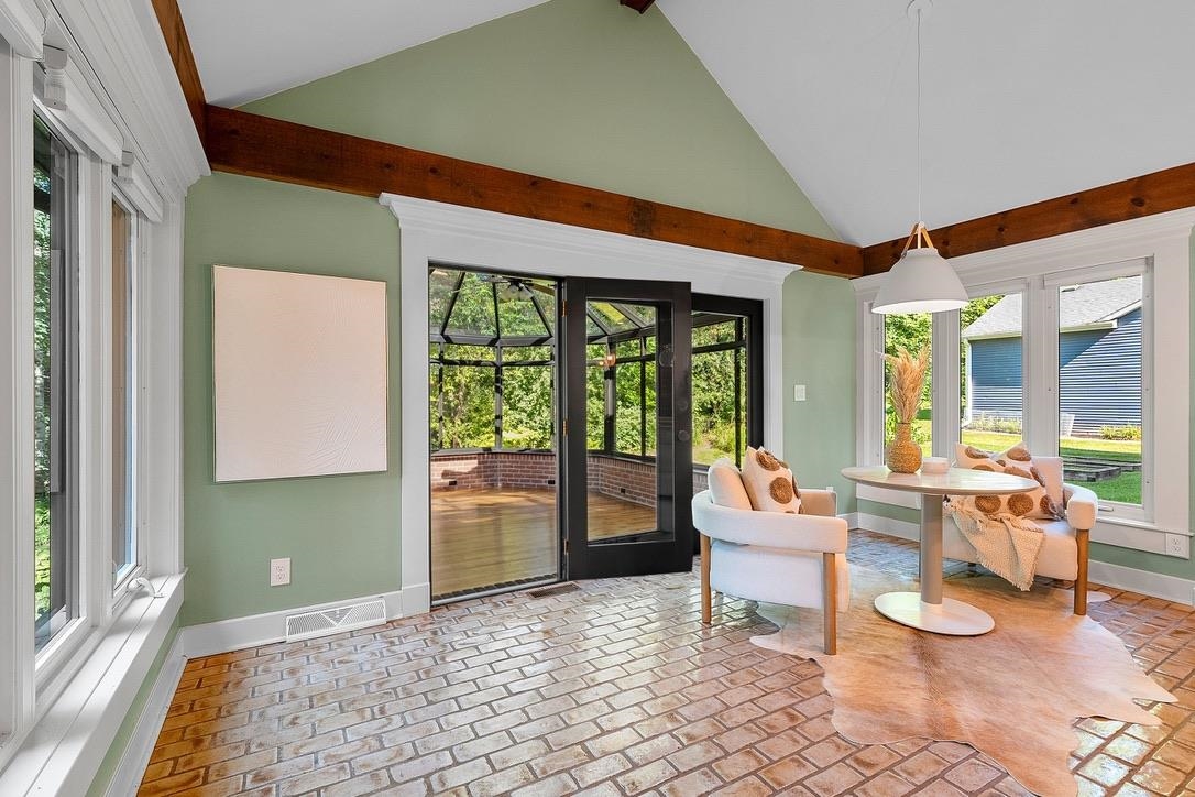 2060 WINTERGREEN Court