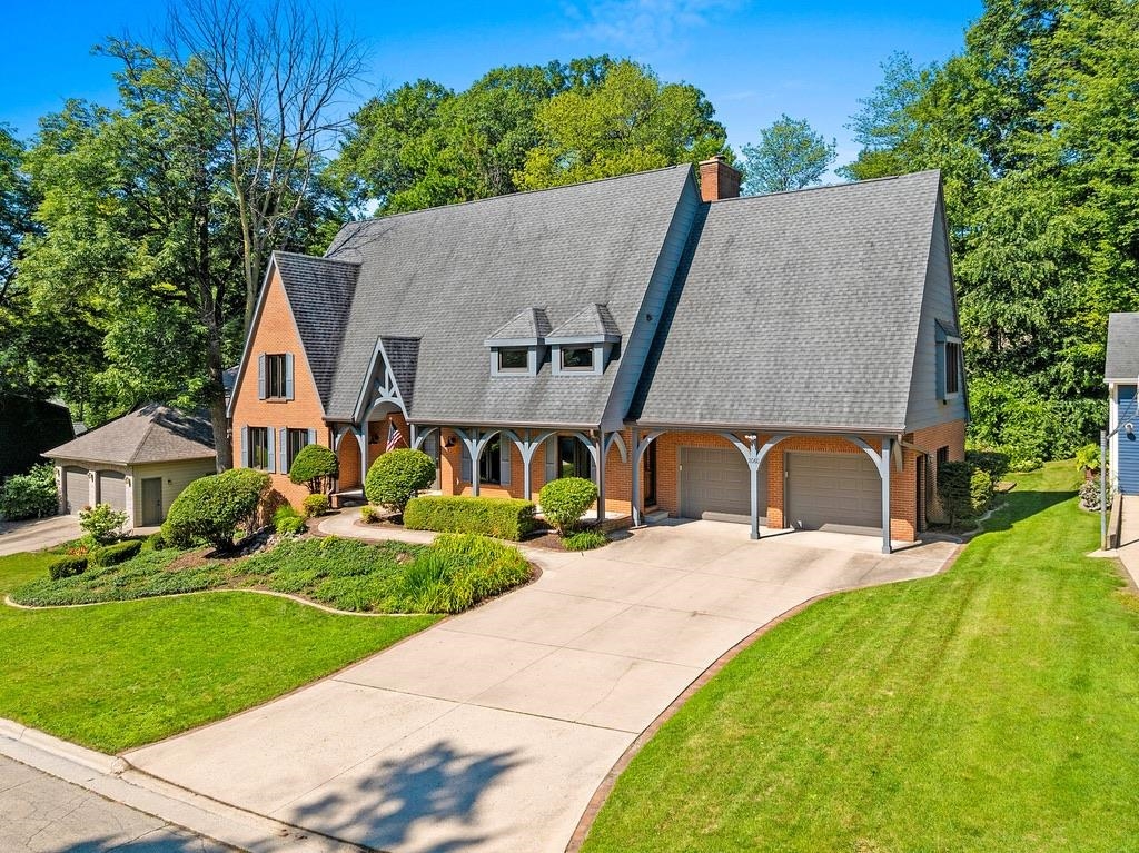 2060 WINTERGREEN Court