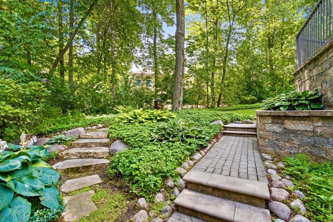 2060 WINTERGREEN Court