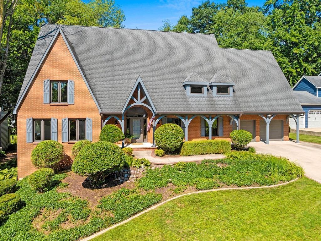 2060 WINTERGREEN Court