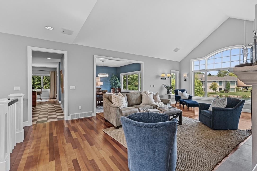 2548 HUNTINGTON Way