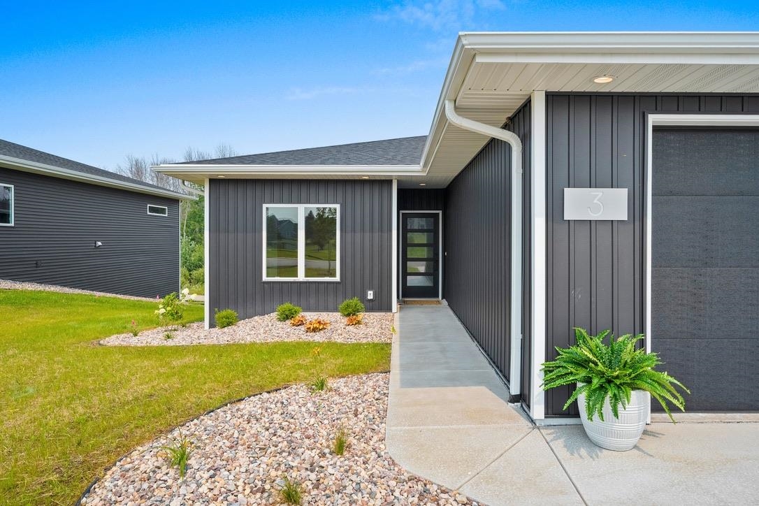 4001 ANTWERP Avenue Unit: UNIT 3