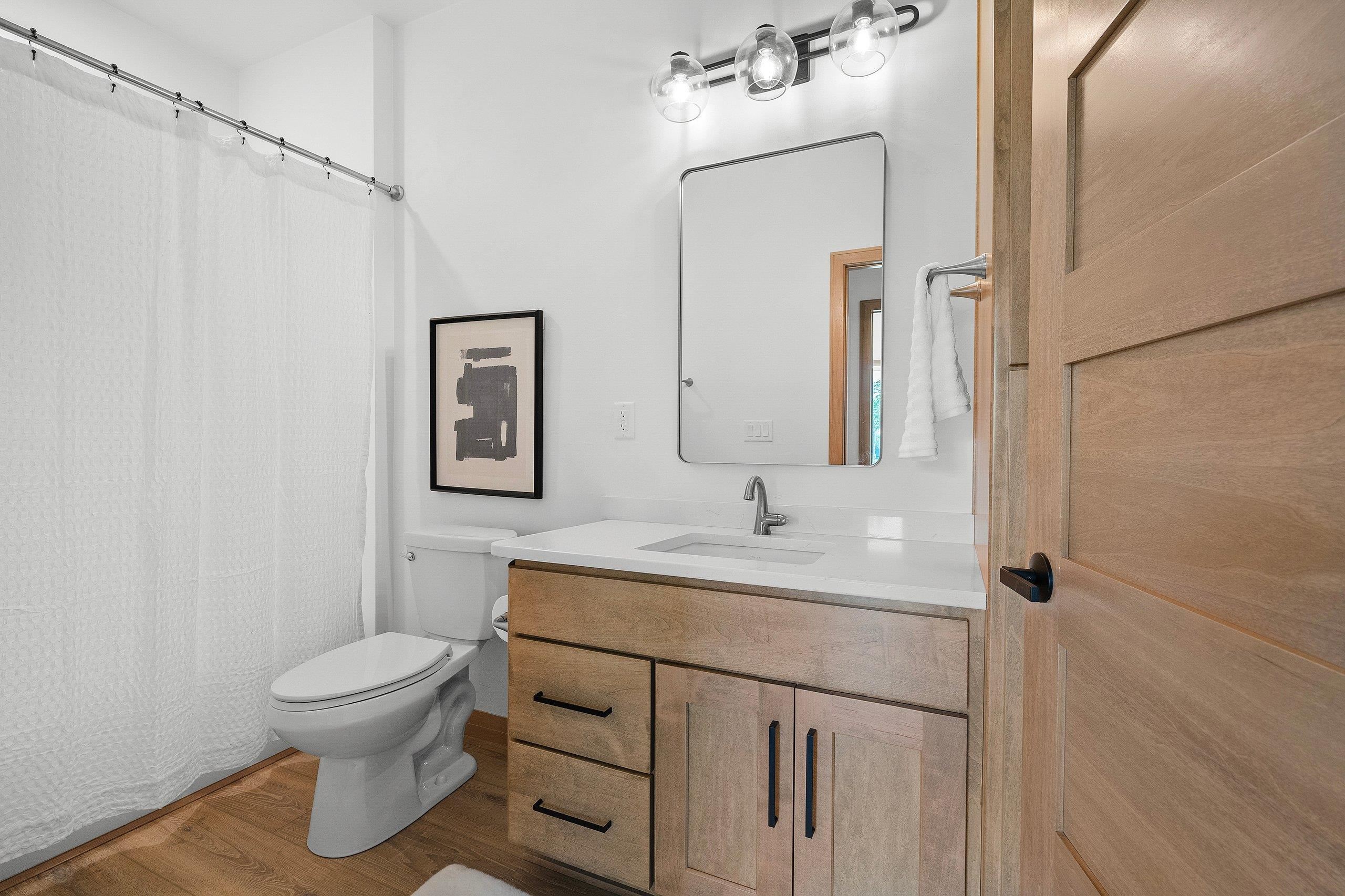 4001 ANTWERP Avenue Unit: UNIT 3