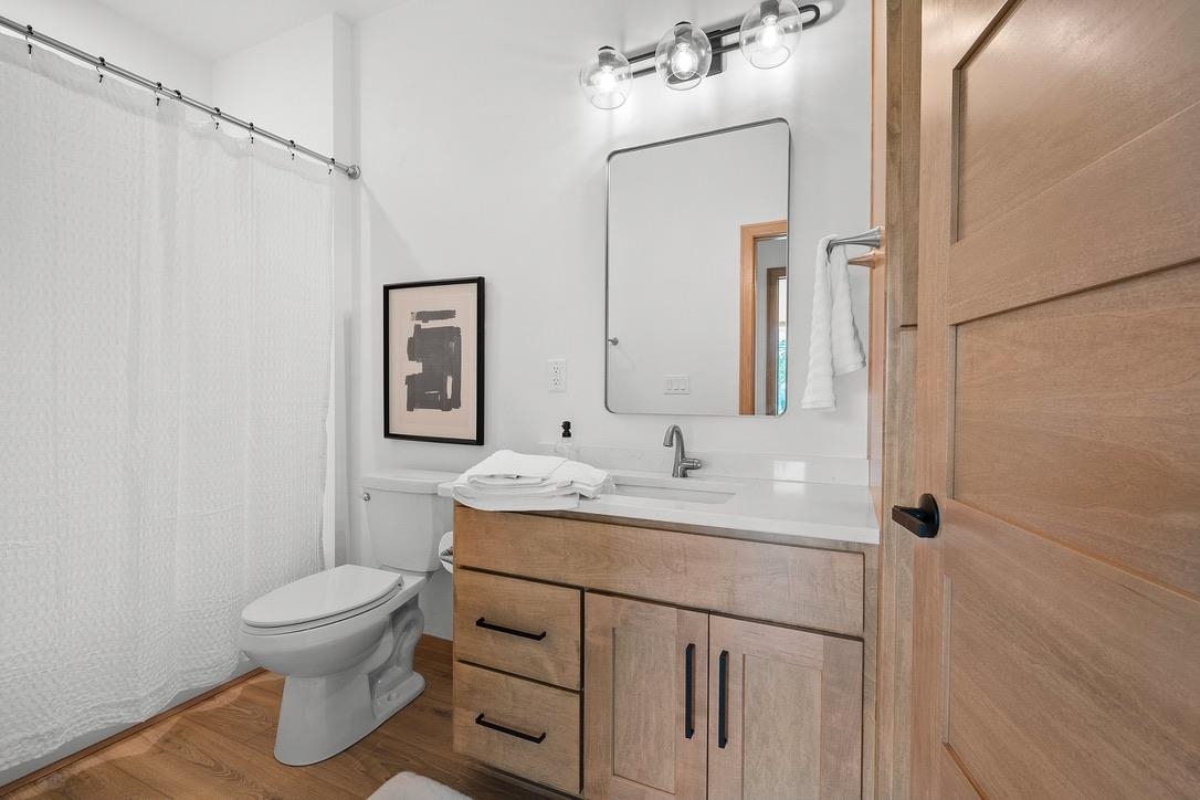 4001 ANTWERP Avenue Unit: UNIT 3