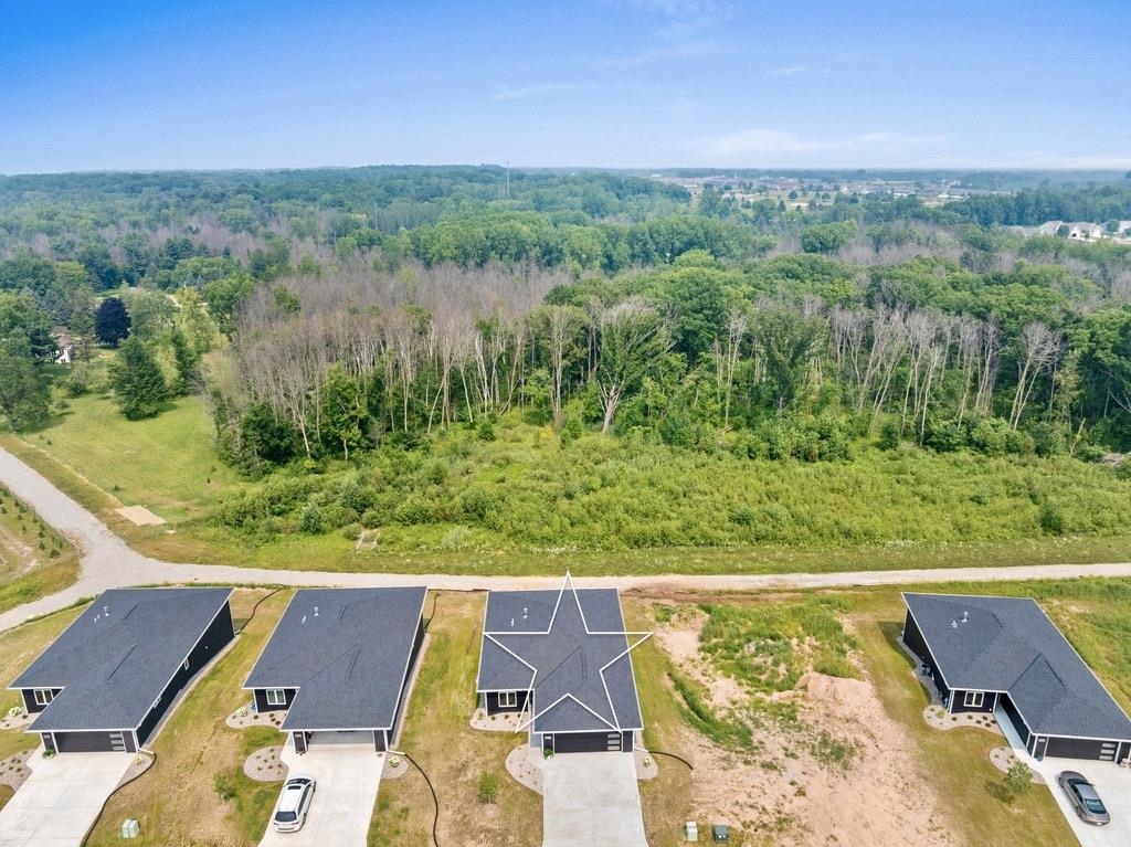 4001 ANTWERP Avenue Unit: UNIT 3