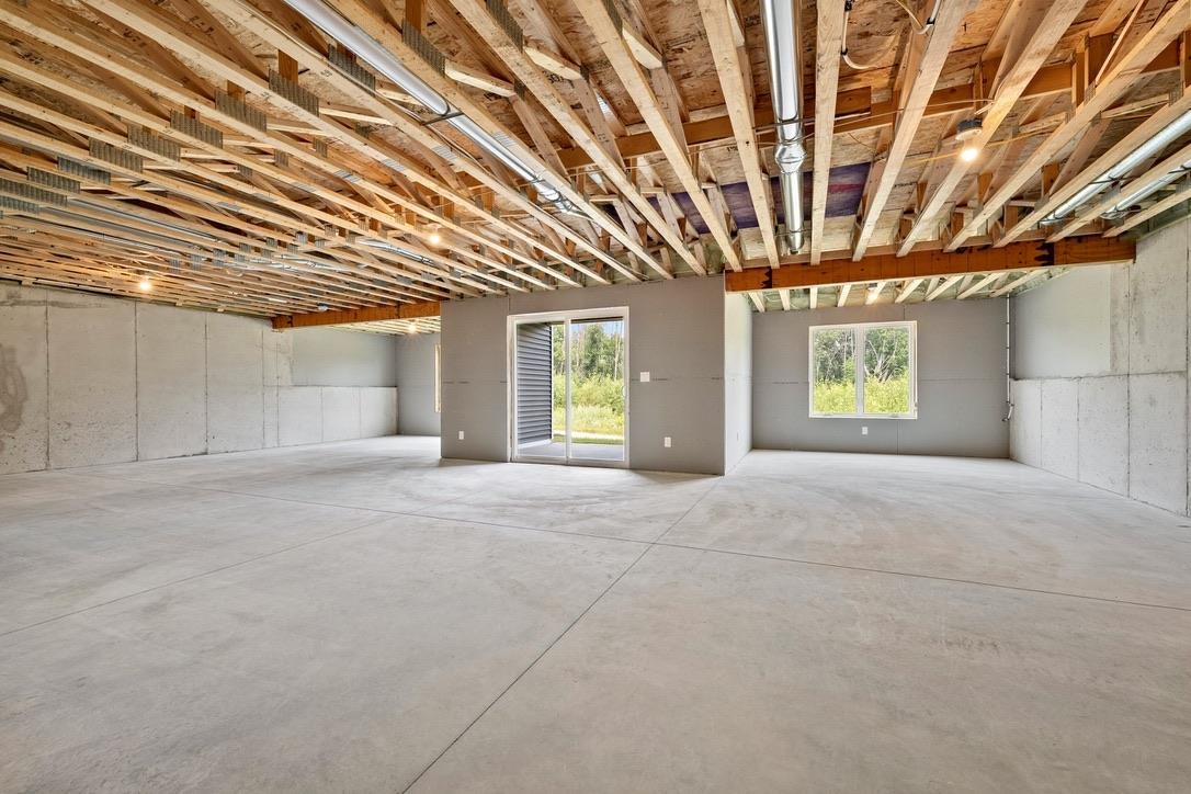4001 ANTWERP Avenue Unit: UNIT 3
