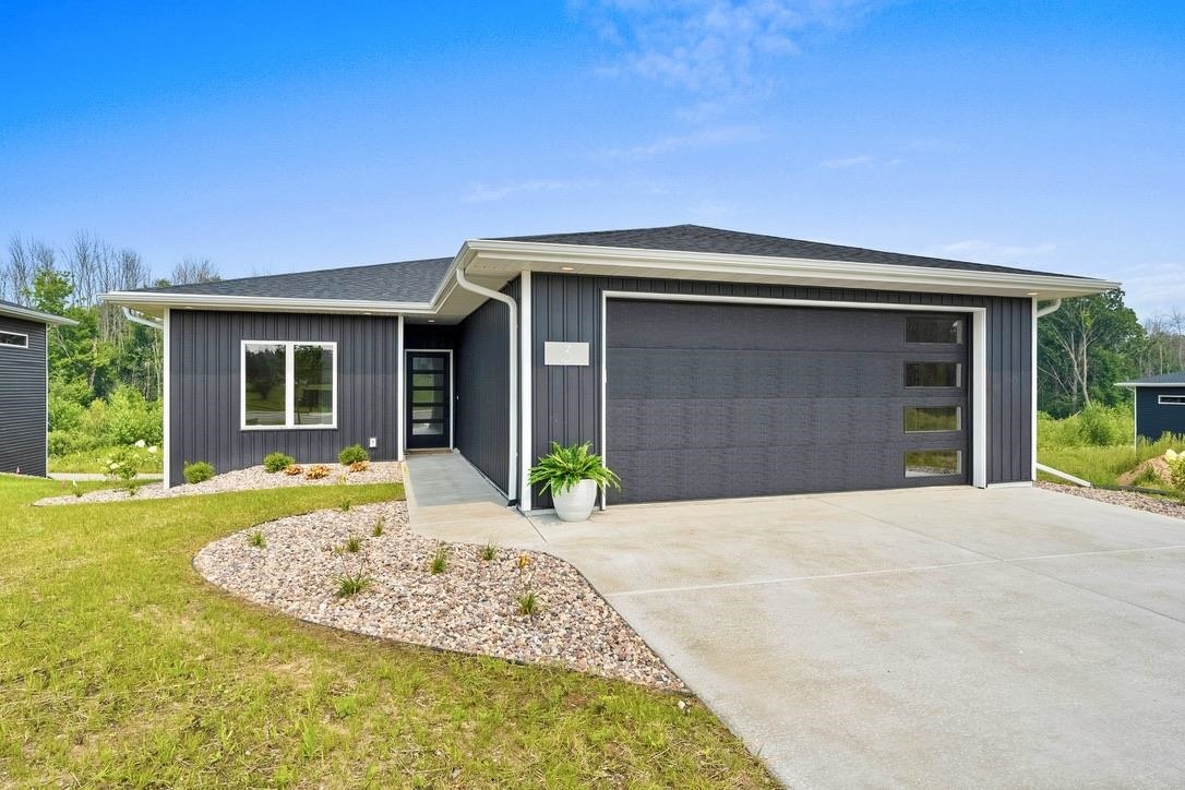 4001 ANTWERP Avenue Unit: UNIT 3