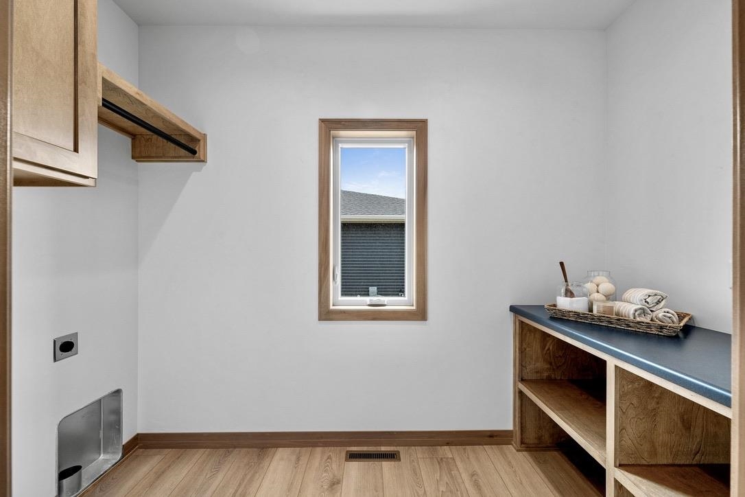 4001 ANTWERP Avenue Unit: 1