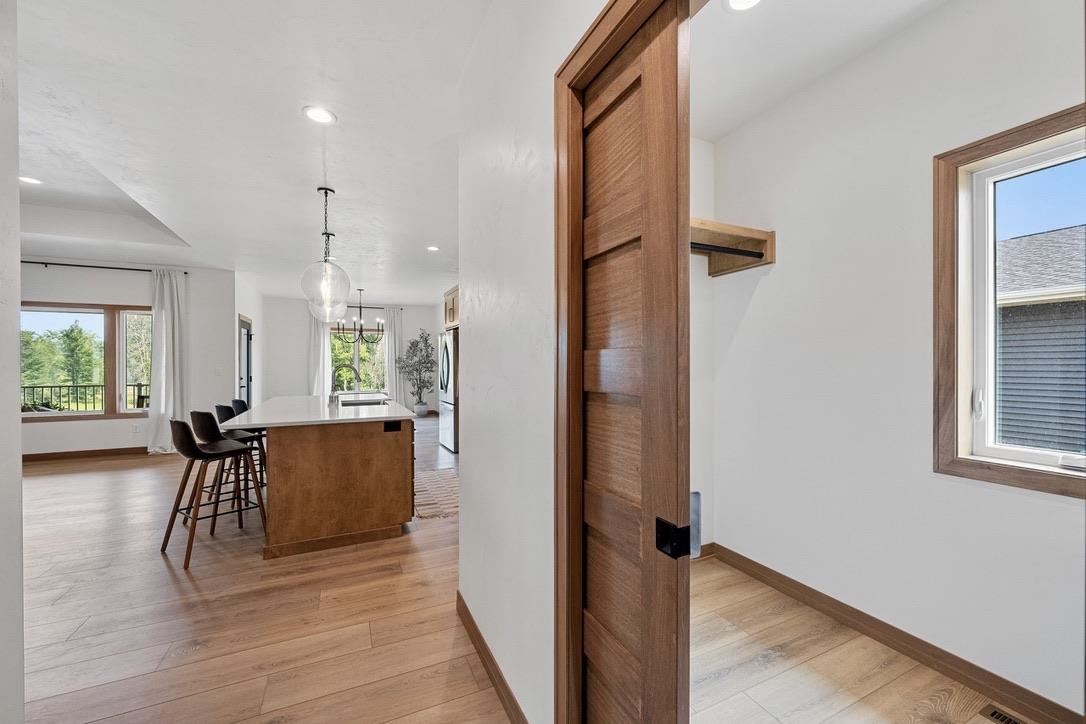 4001 ANTWERP Avenue Unit: 1