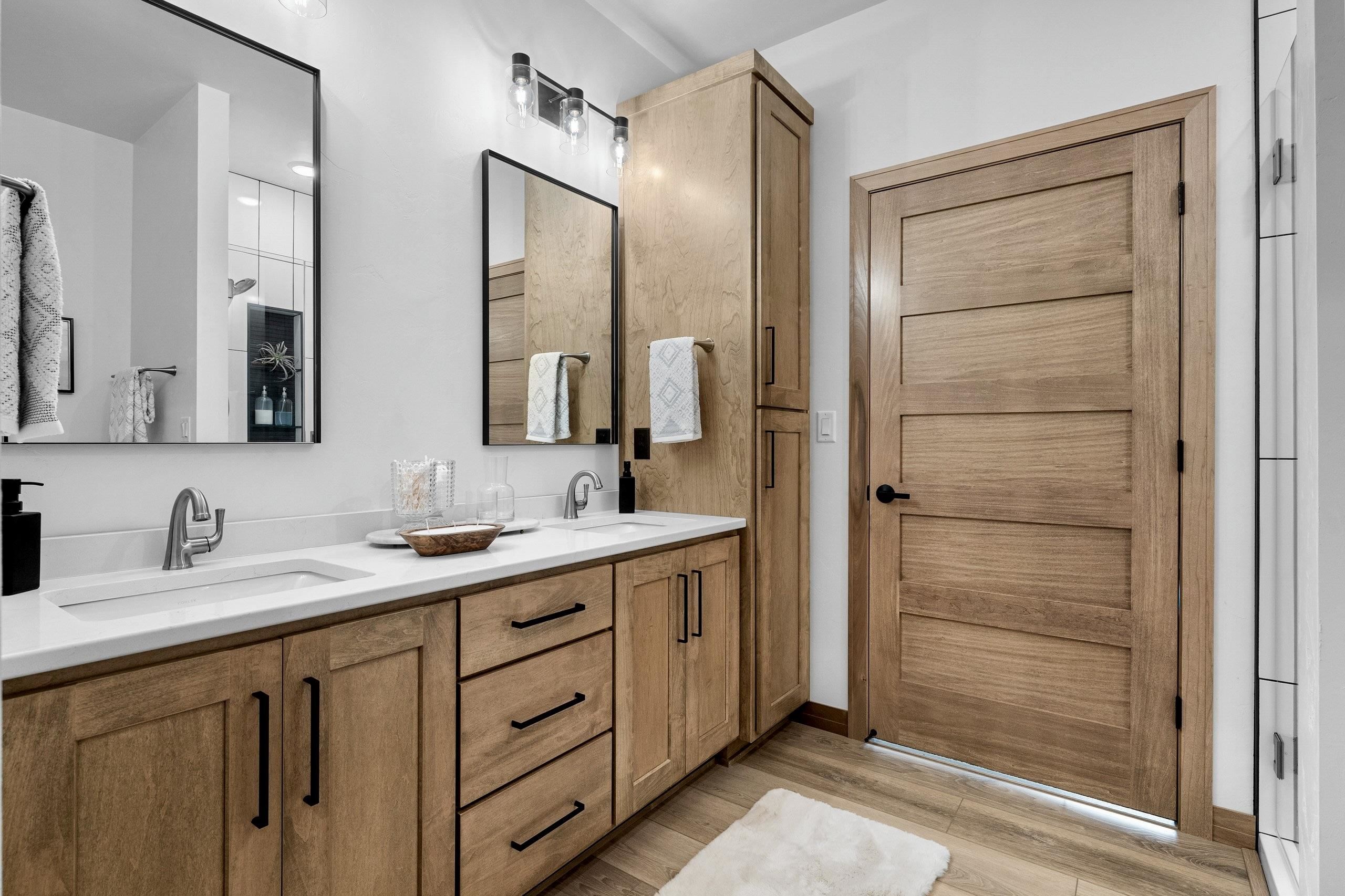 4001 ANTWERP Avenue Unit: 1
