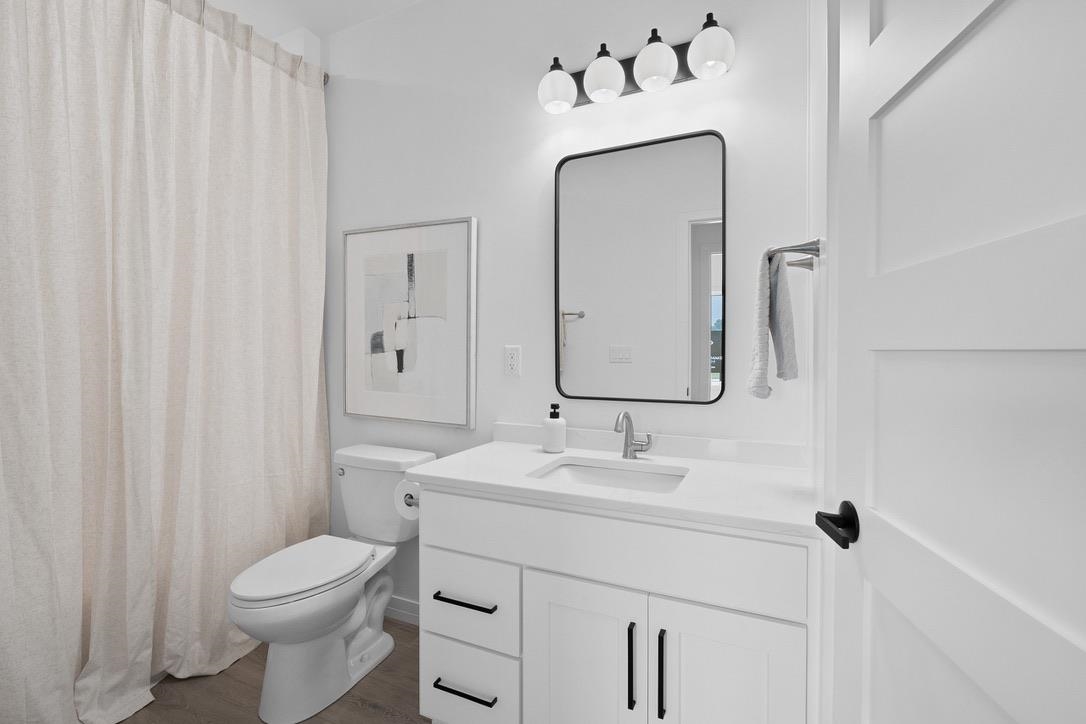 4001 ANTWERP Avenue Unit: UNIT 33