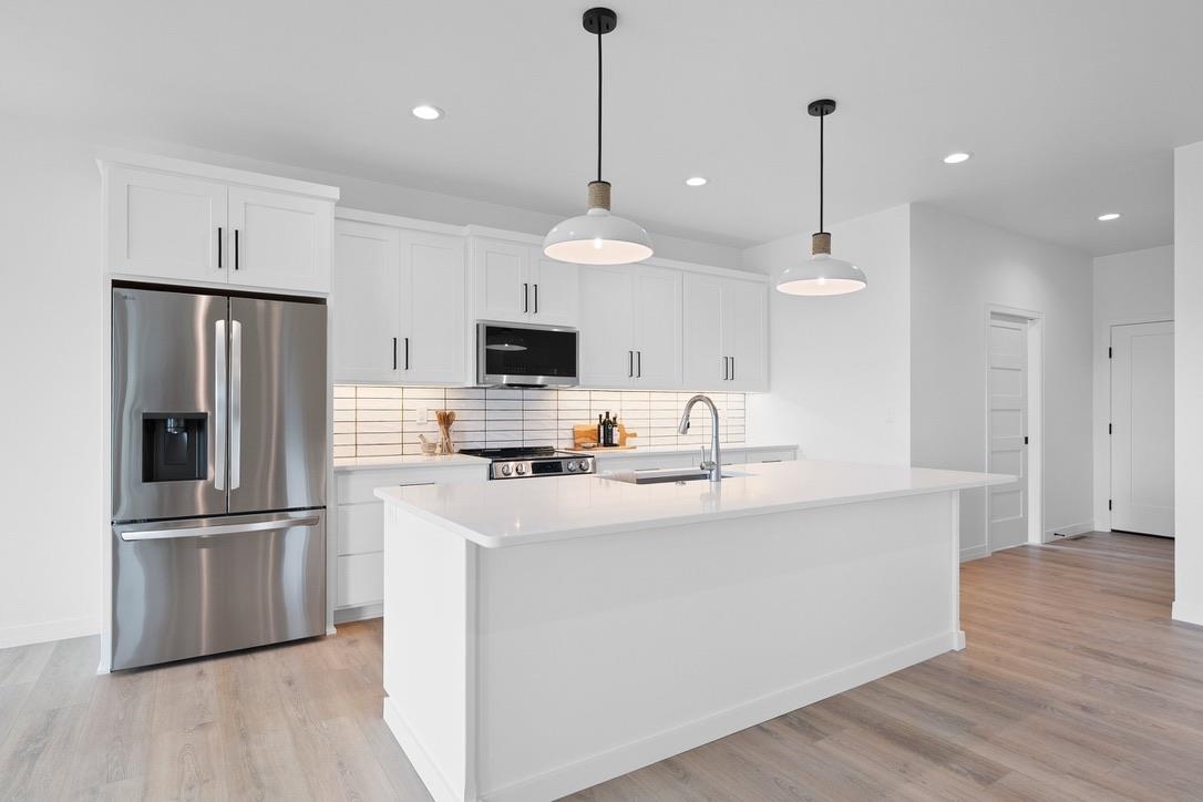 4001 ANTWERP Avenue Unit: UNIT 33