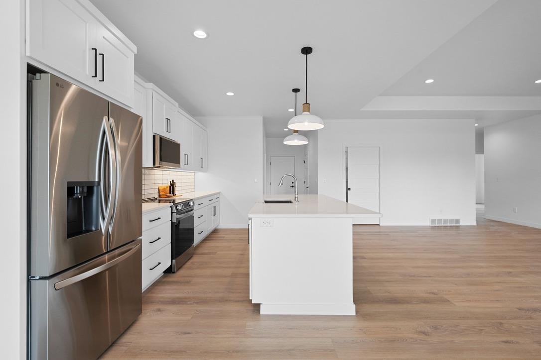 4001 ANTWERP Avenue Unit: UNIT 33