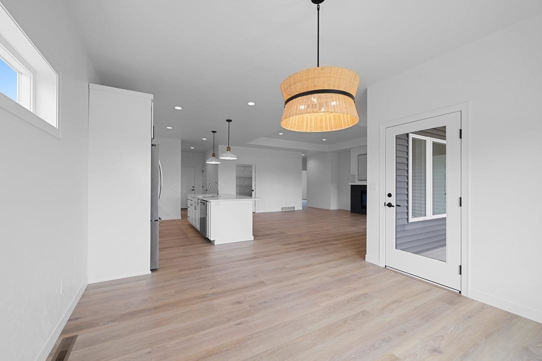 4001 ANTWERP Avenue Unit: UNIT 33