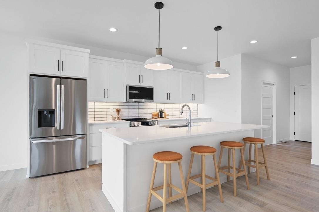 4001 ANTWERP Avenue Unit: UNIT 33