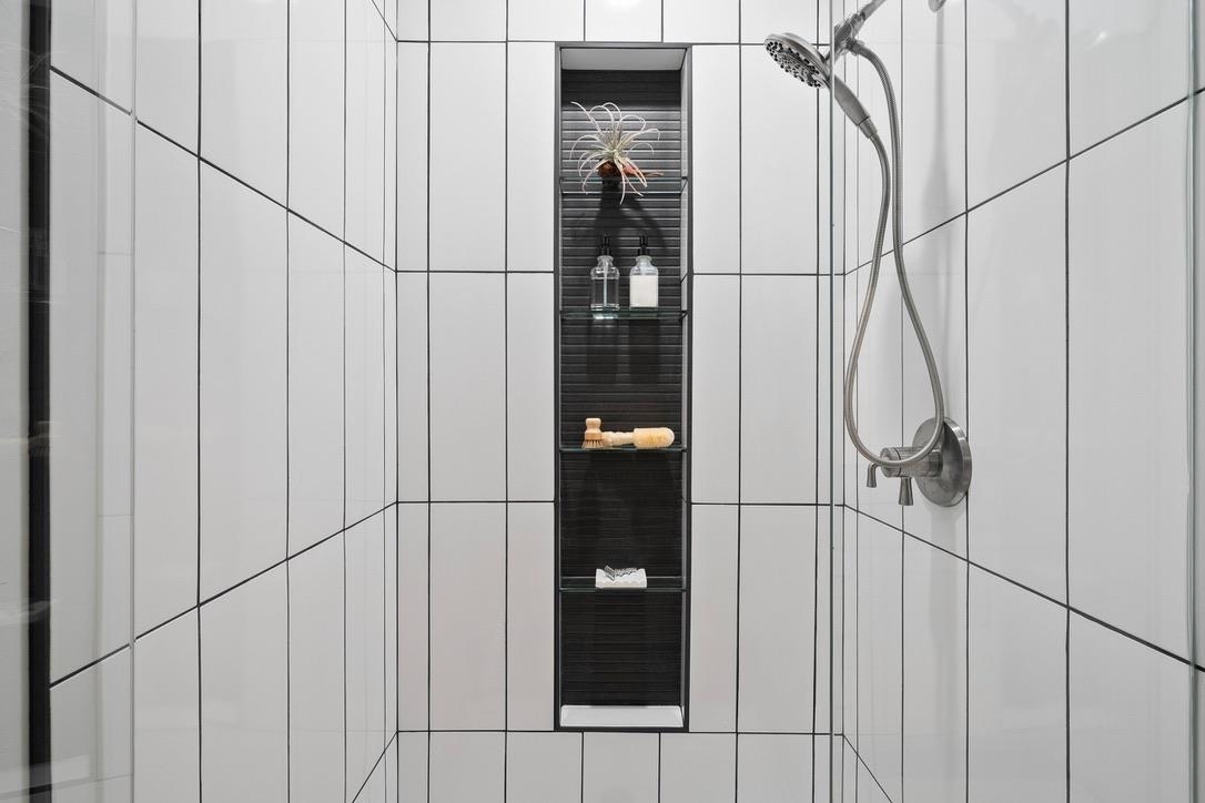 4001 ANTWERP Avenue Unit: UNIT 33