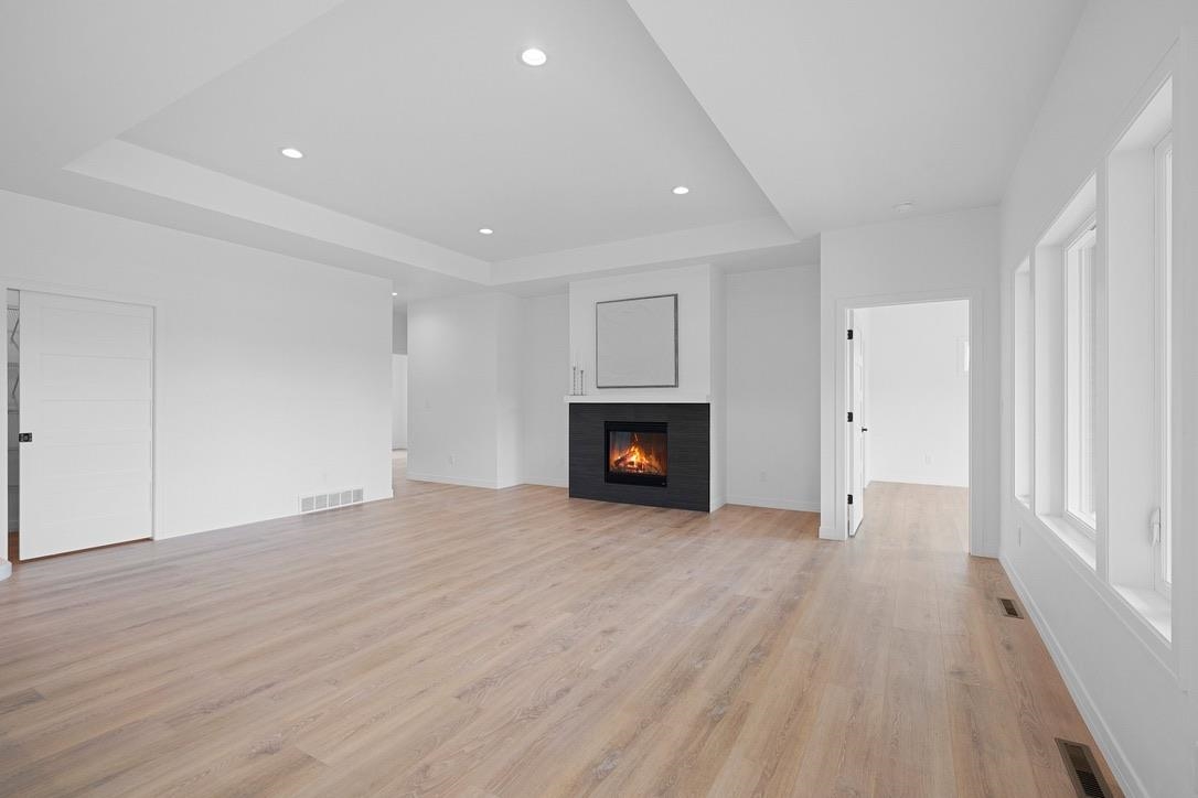 4001 ANTWERP Avenue Unit: UNIT 33