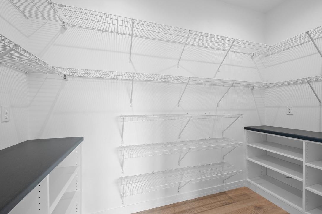 4001 ANTWERP Avenue Unit: UNIT 33