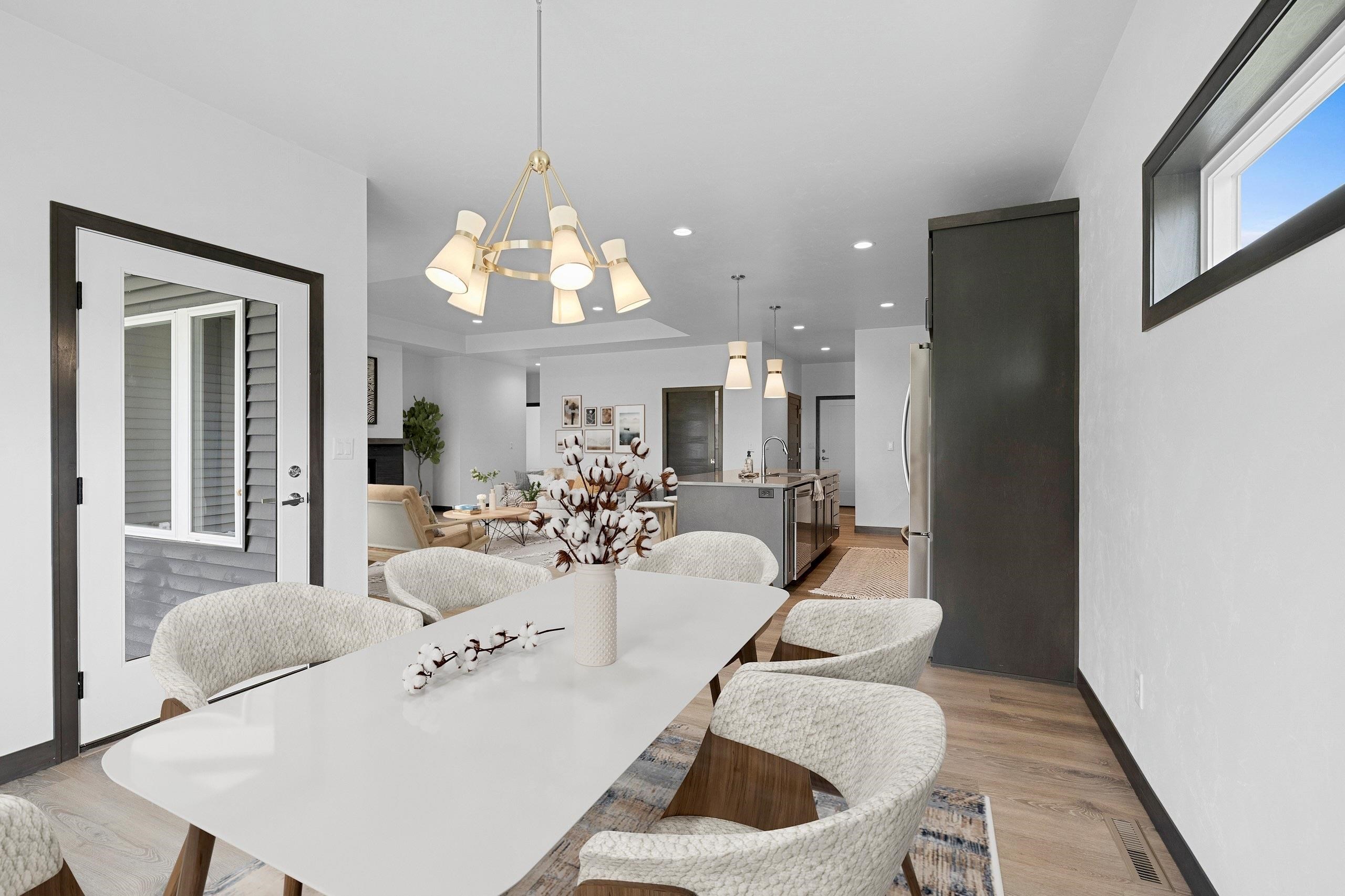 4001 ANTWERP Avenue Unit: 32