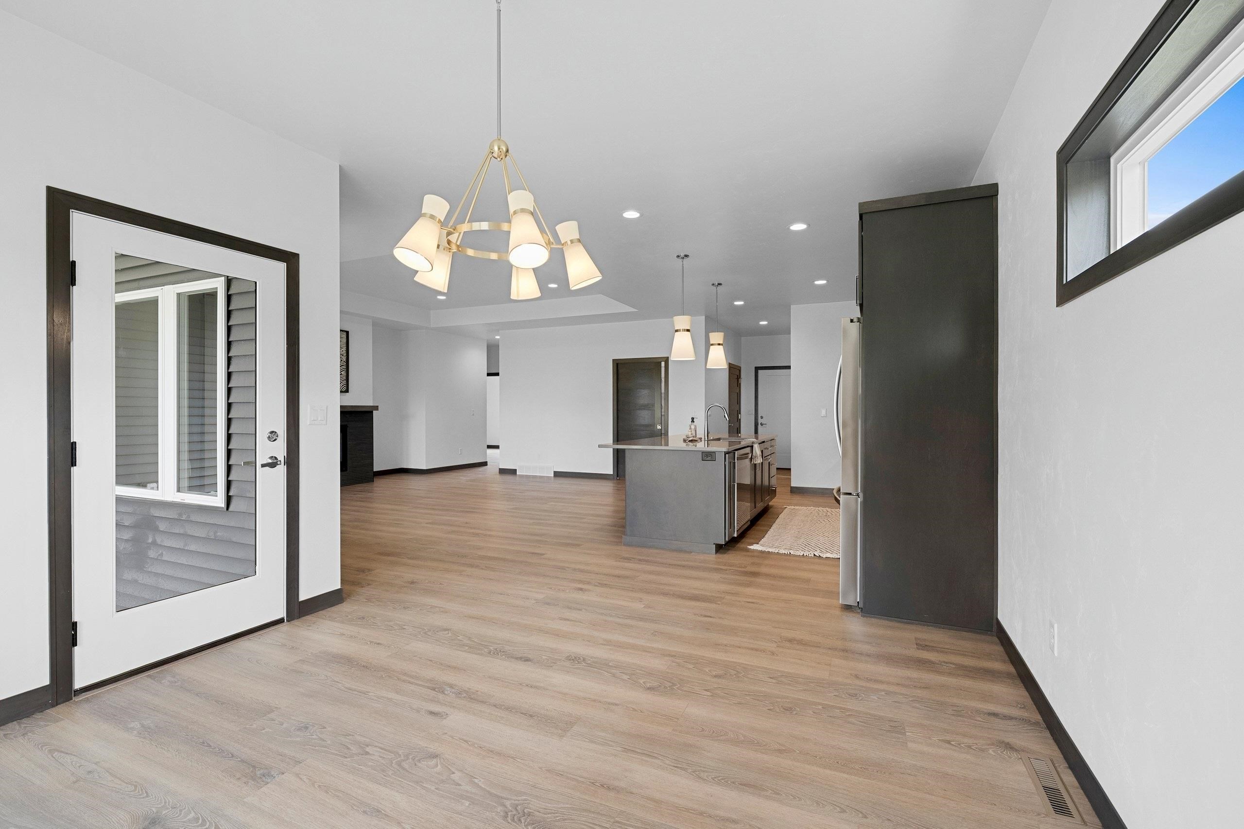 4001 ANTWERP Avenue Unit: 32