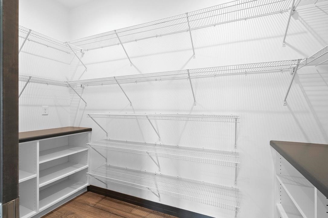 4001 ANTWERP Avenue Unit: 32