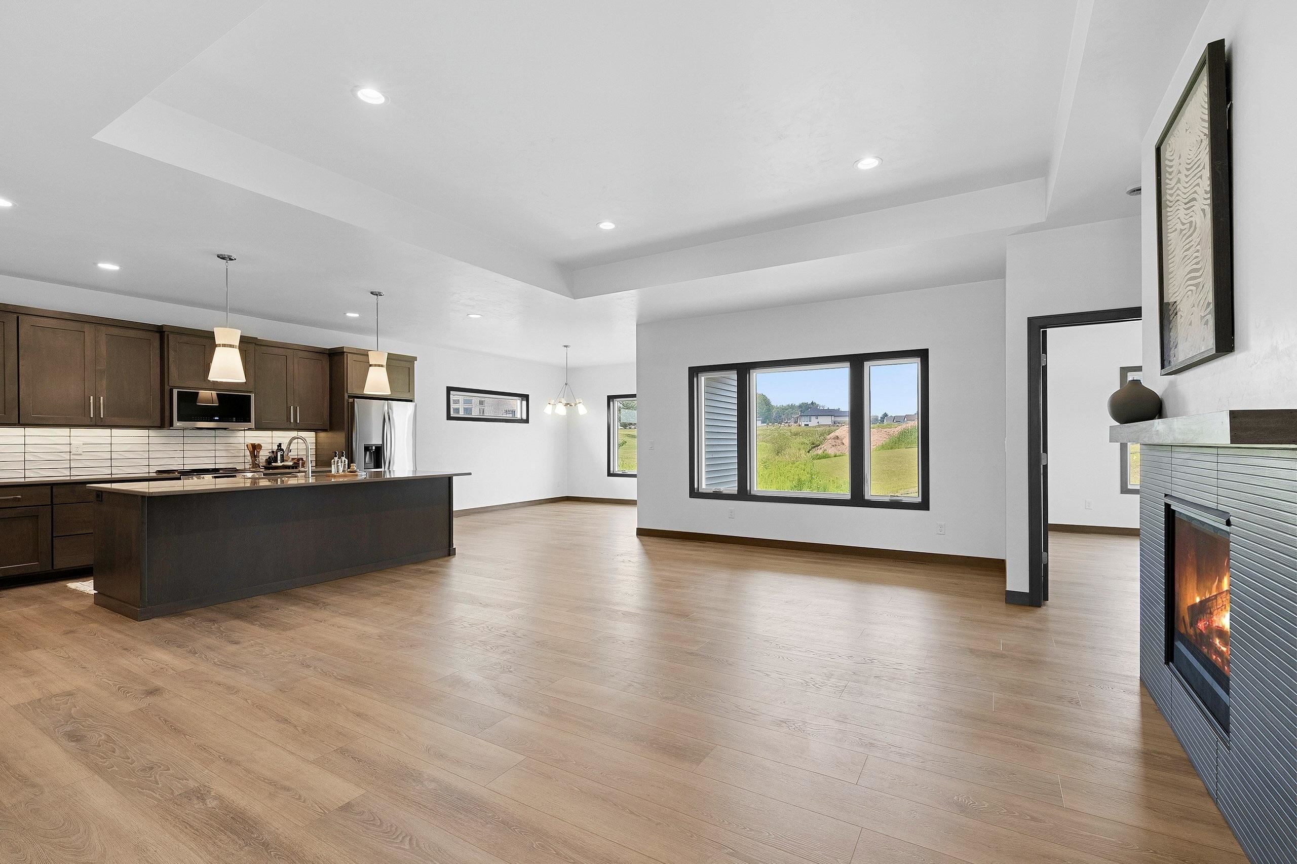 4001 ANTWERP Avenue Unit: 32