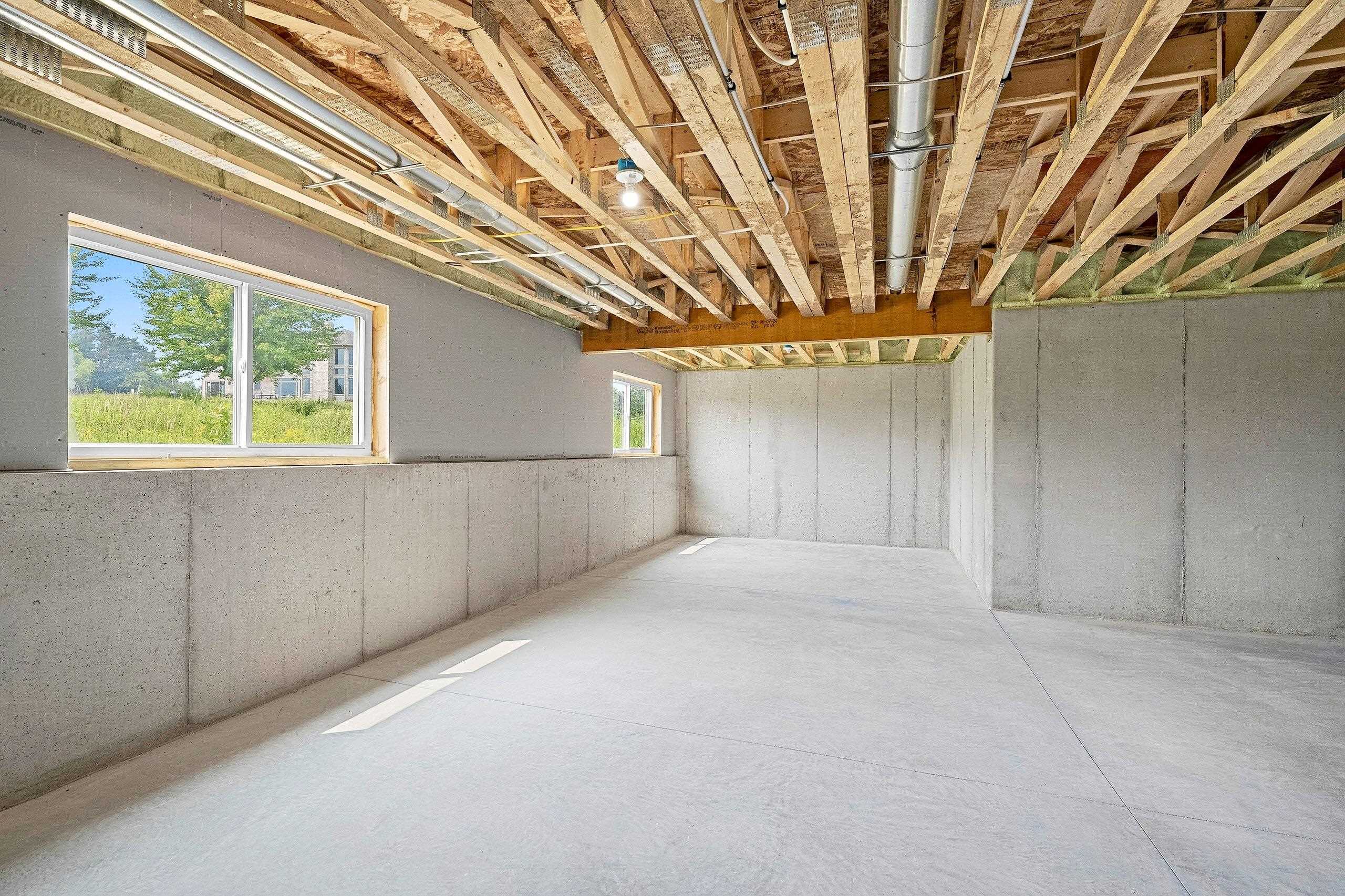 4001 ANTWERP Avenue Unit: 32