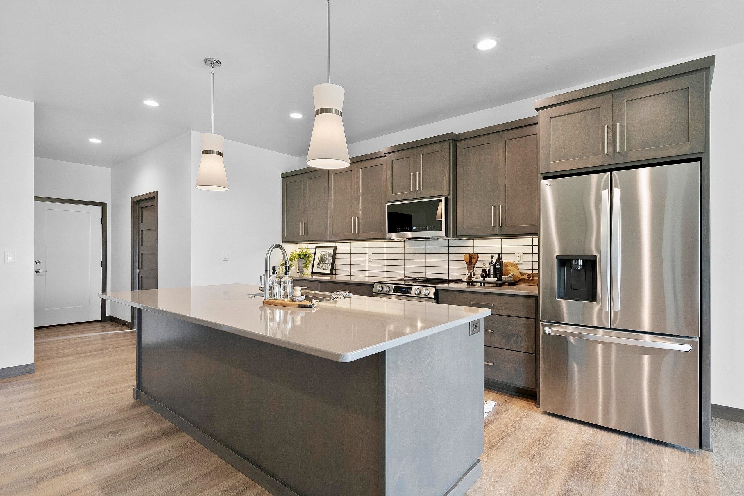 4001 ANTWERP Avenue Unit: 32