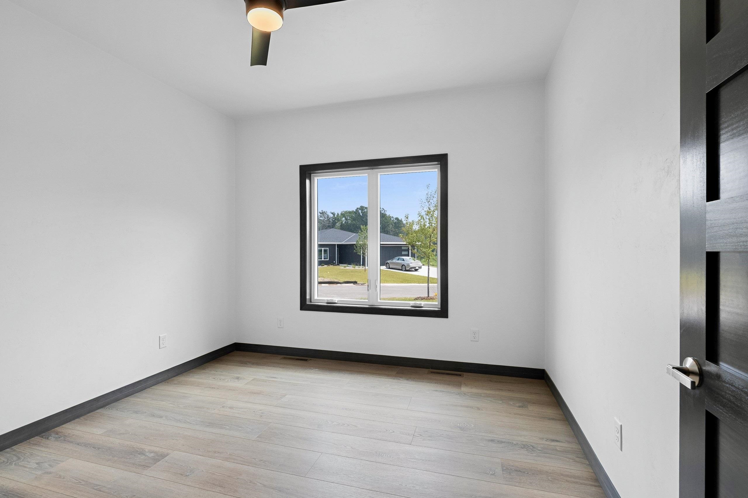 4001 ANTWERP Avenue Unit: 32