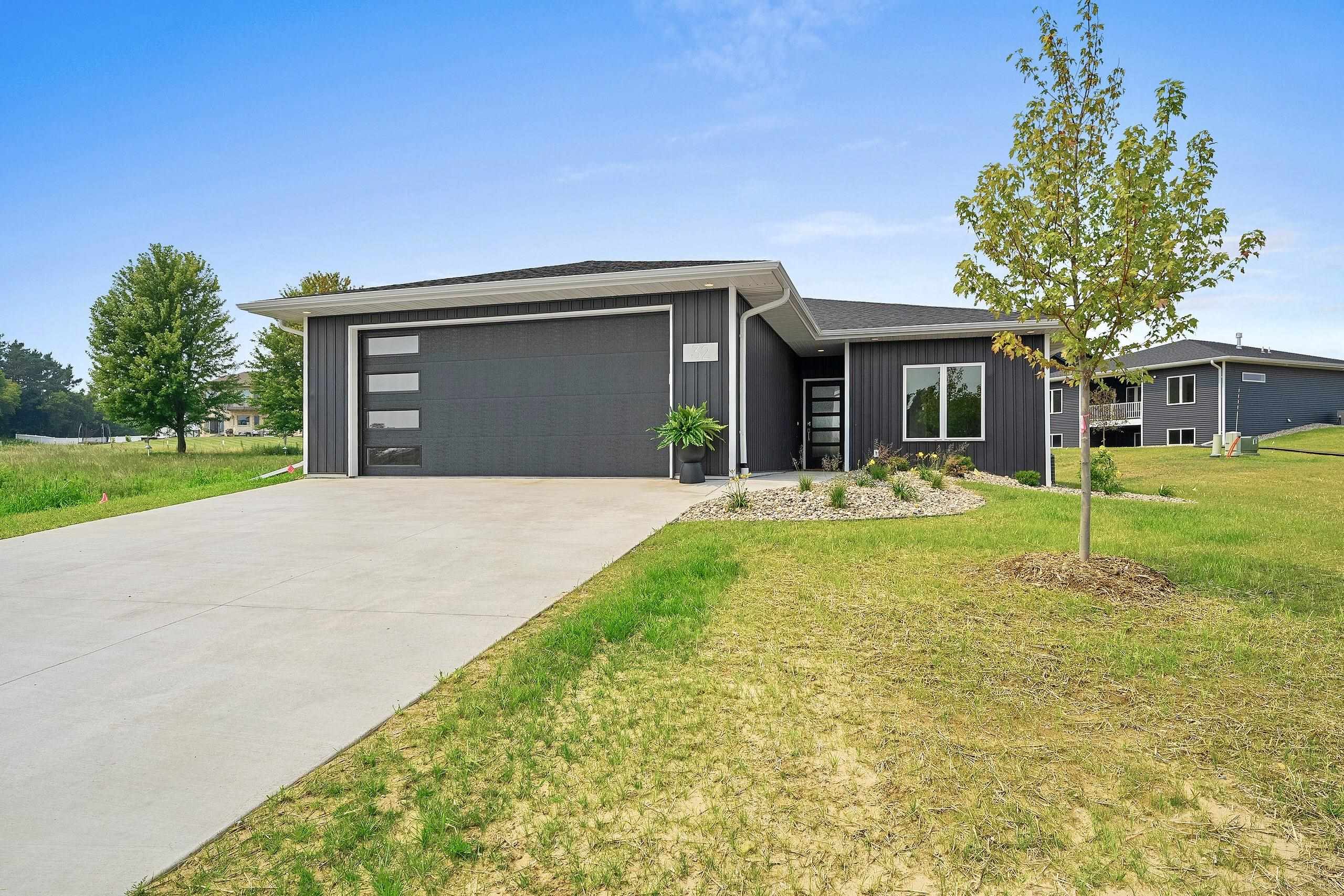 4001 ANTWERP Avenue Unit: 32