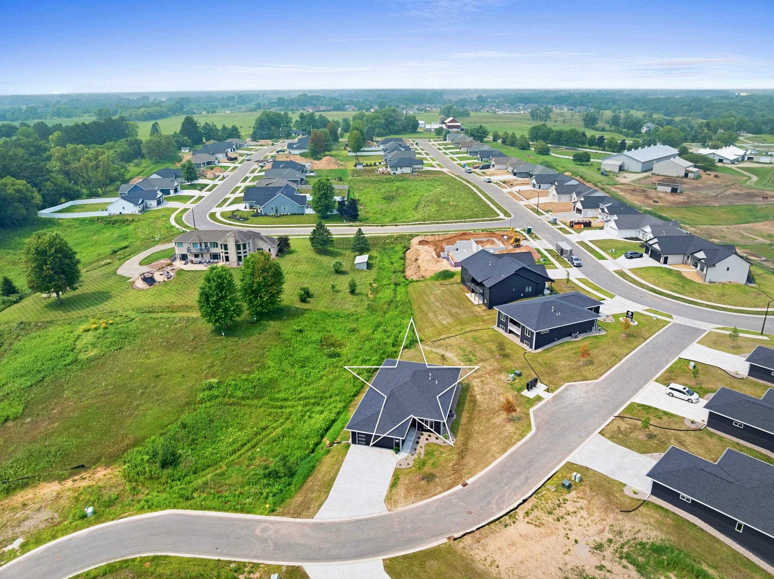 4001 ANTWERP Avenue Unit: 32