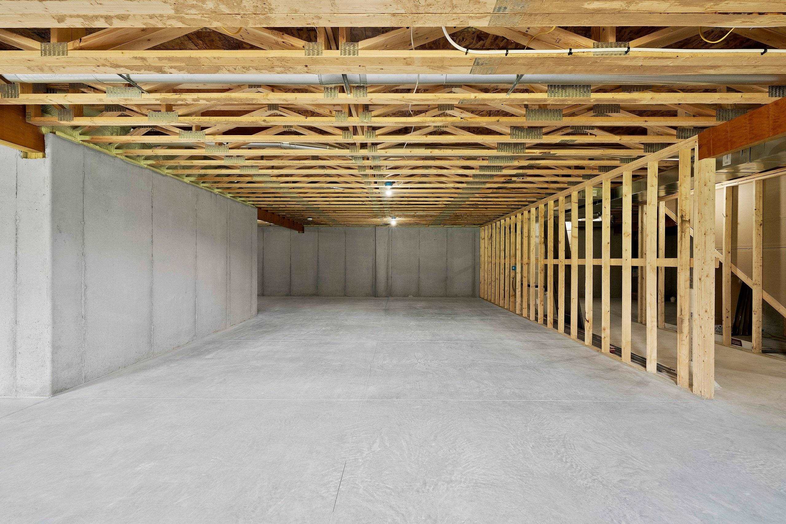 4001 ANTWERP Avenue Unit: 32