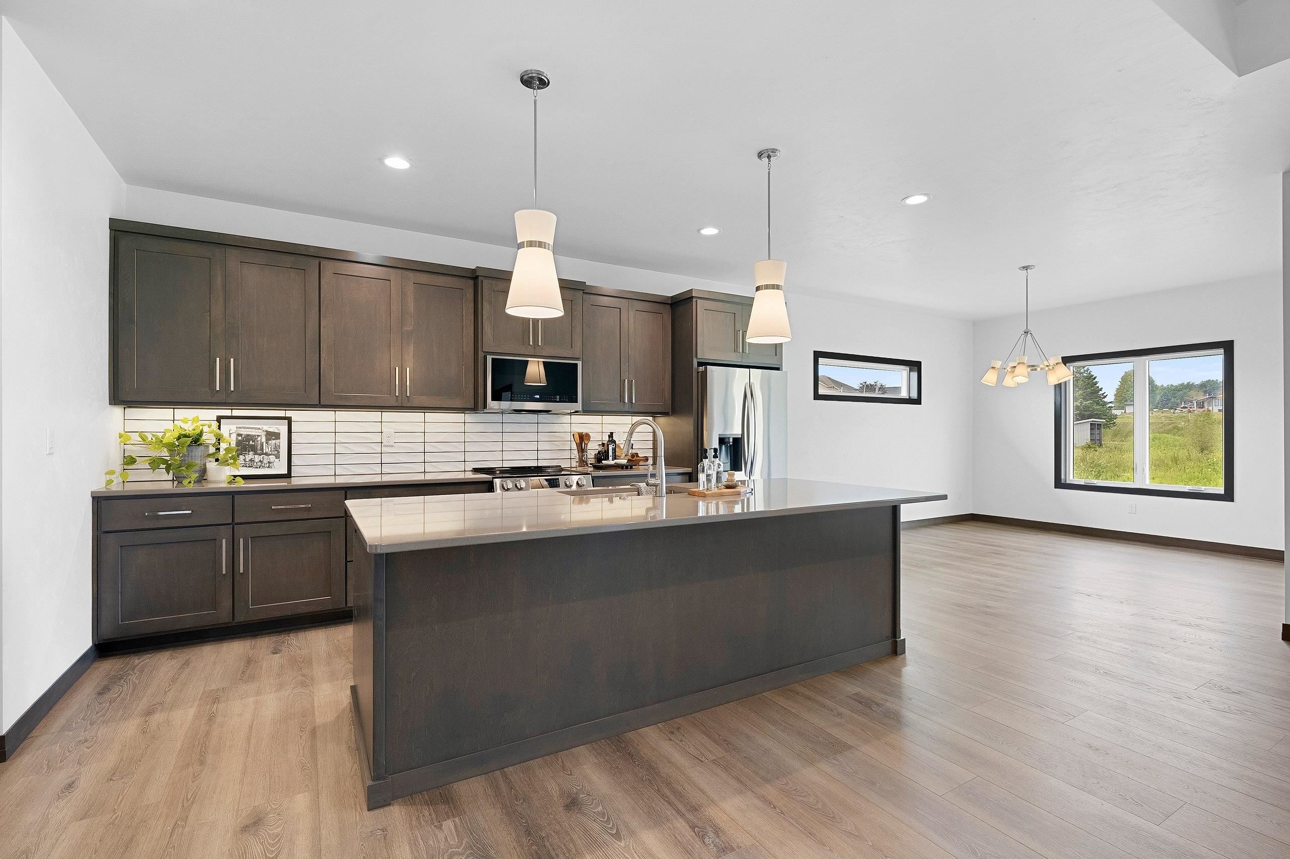 4001 ANTWERP Avenue Unit: 32