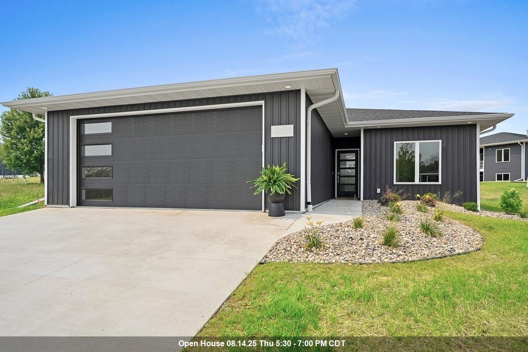 4001 ANTWERP Avenue Unit: 32