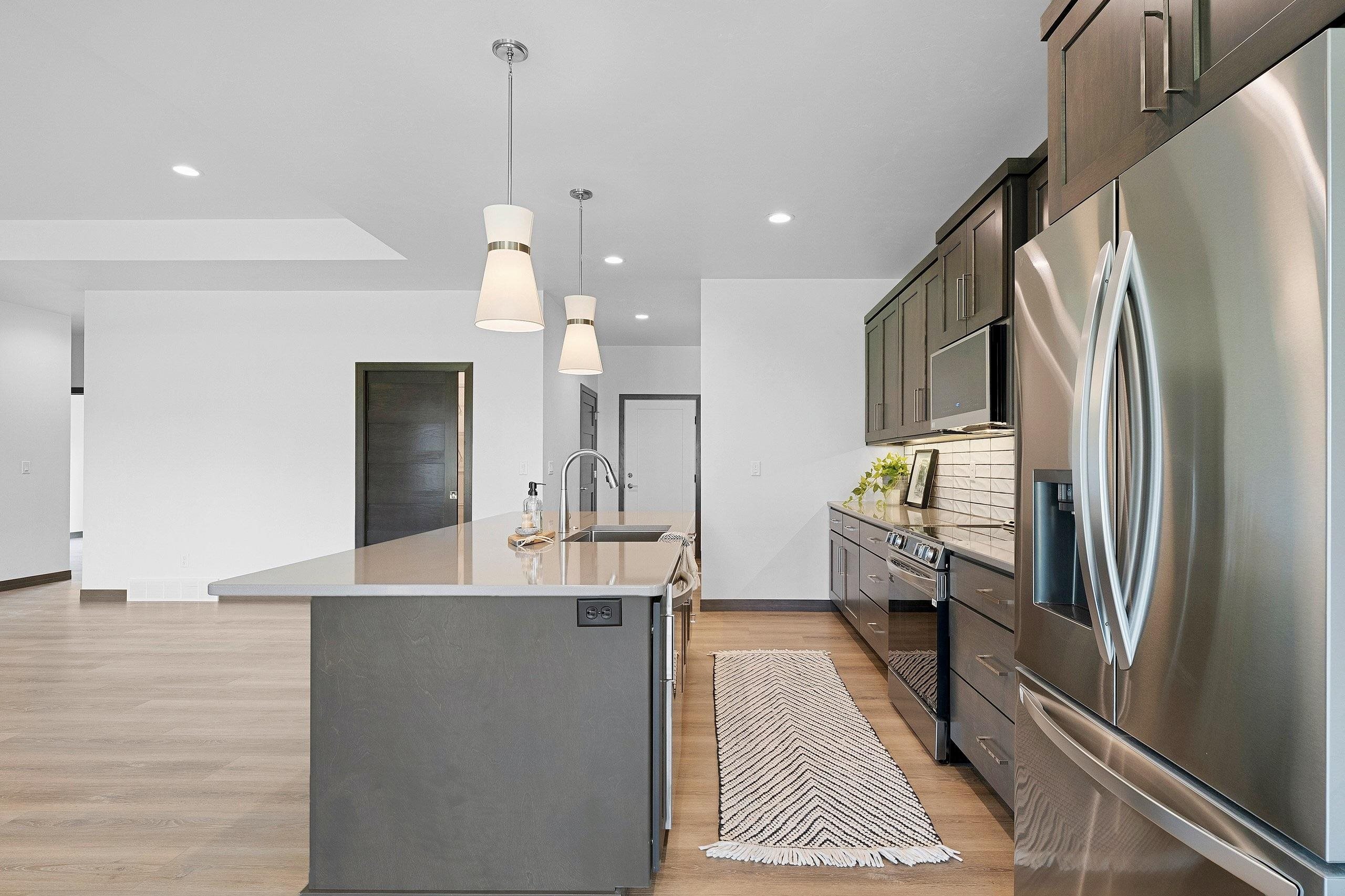 4001 ANTWERP Avenue Unit: 32