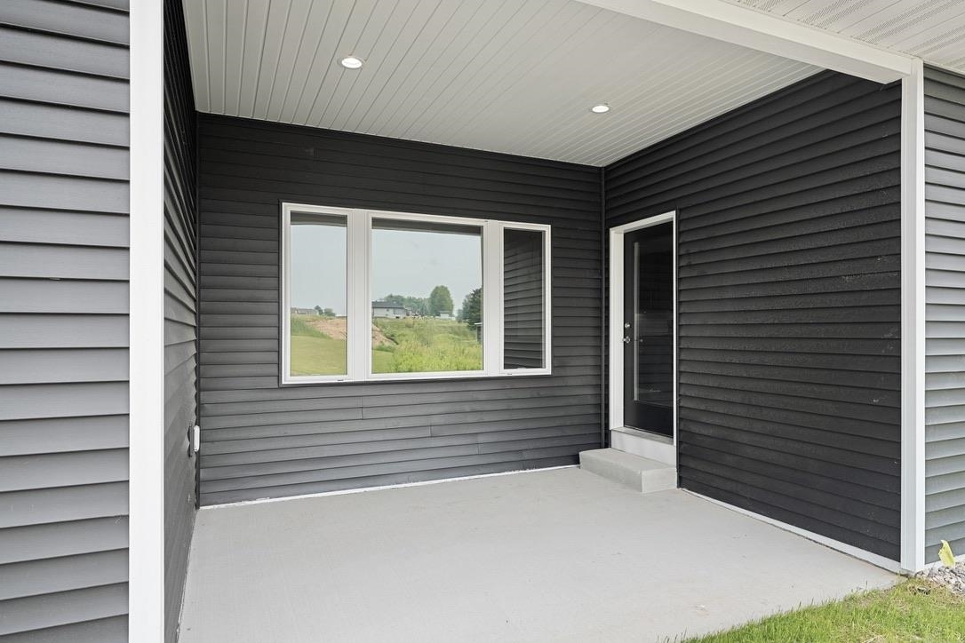 4001 ANTWERP Avenue Unit: 32