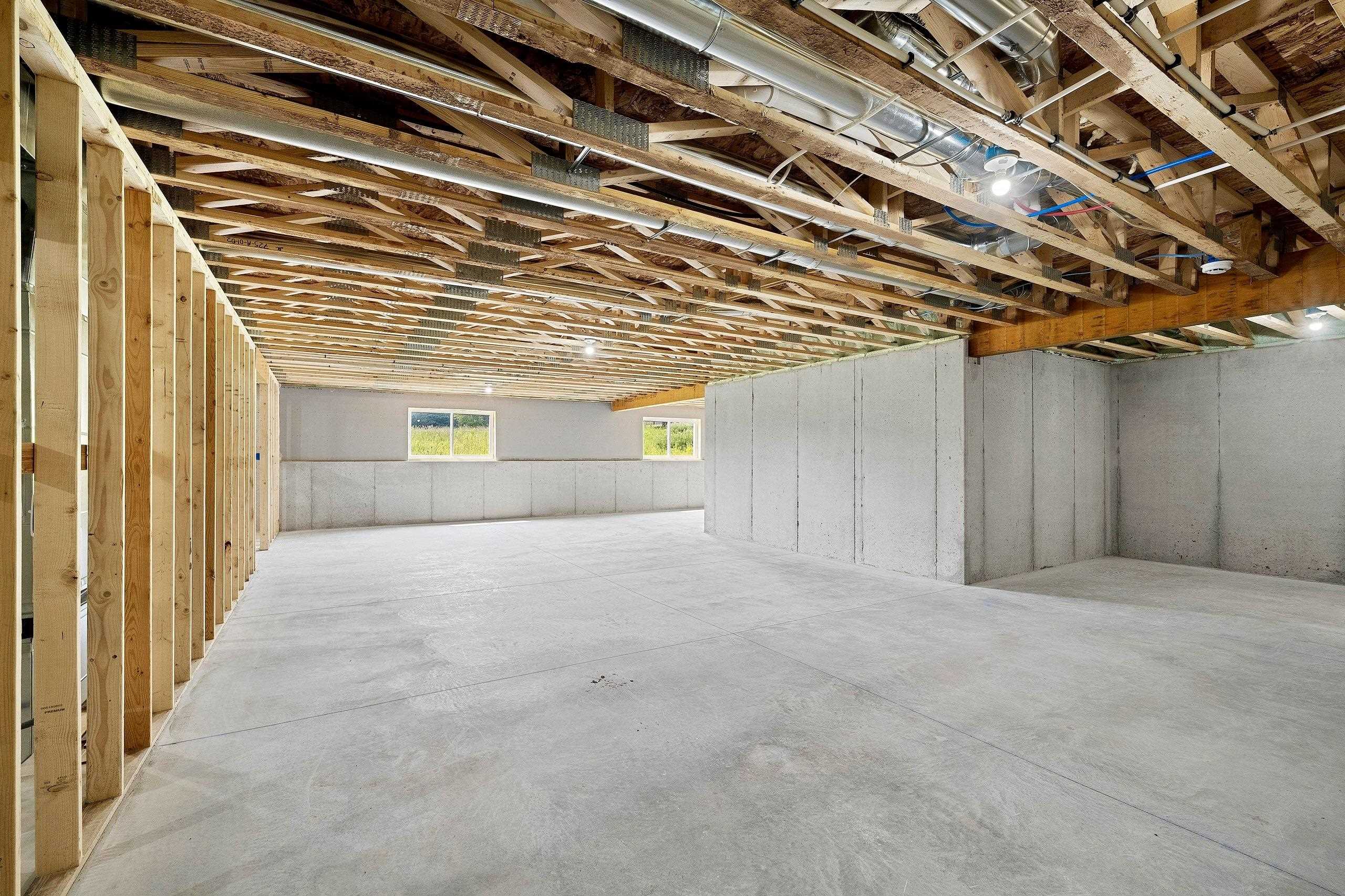 4001 ANTWERP Avenue Unit: 32