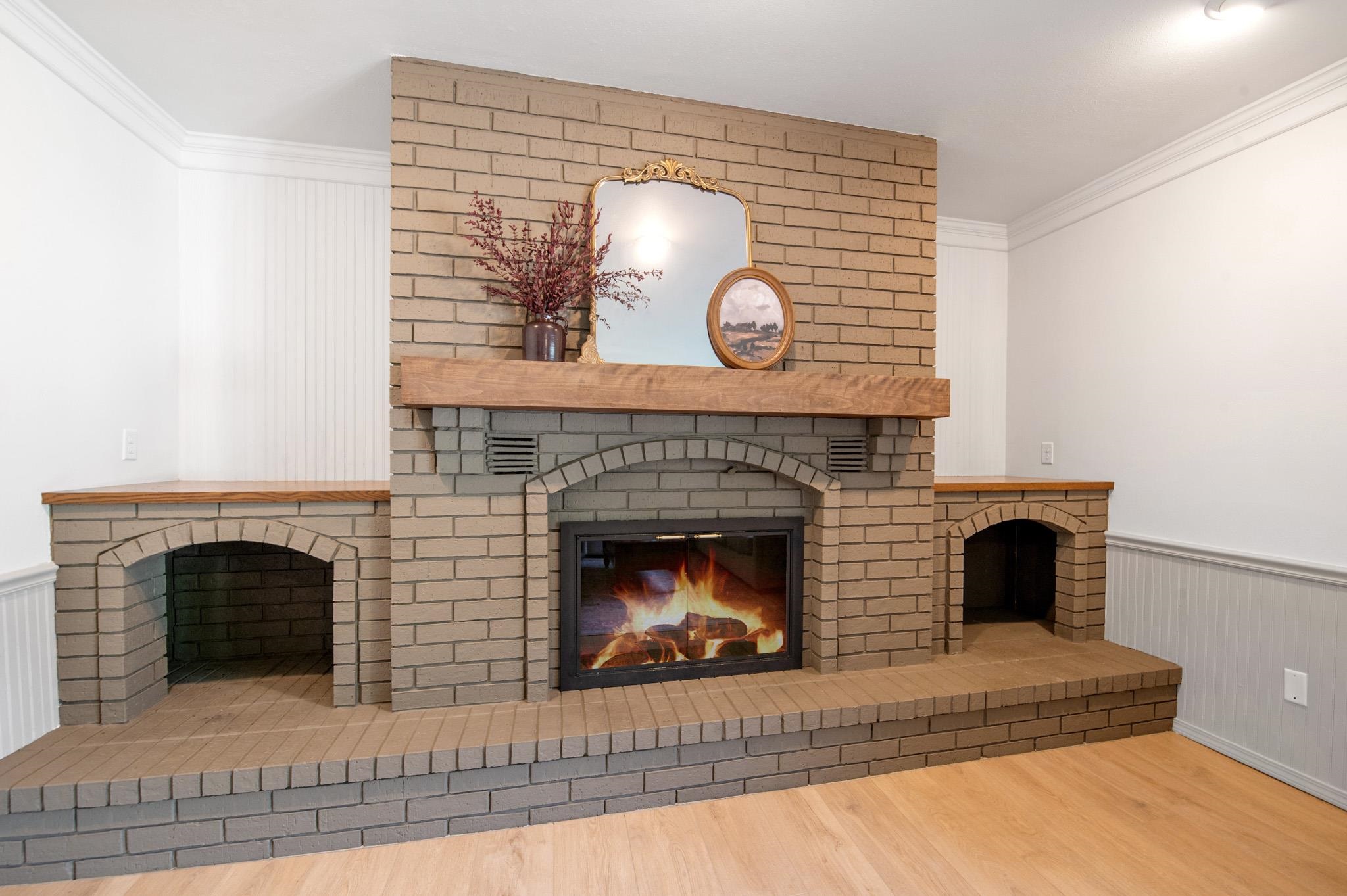 540 W BRIAR Lane