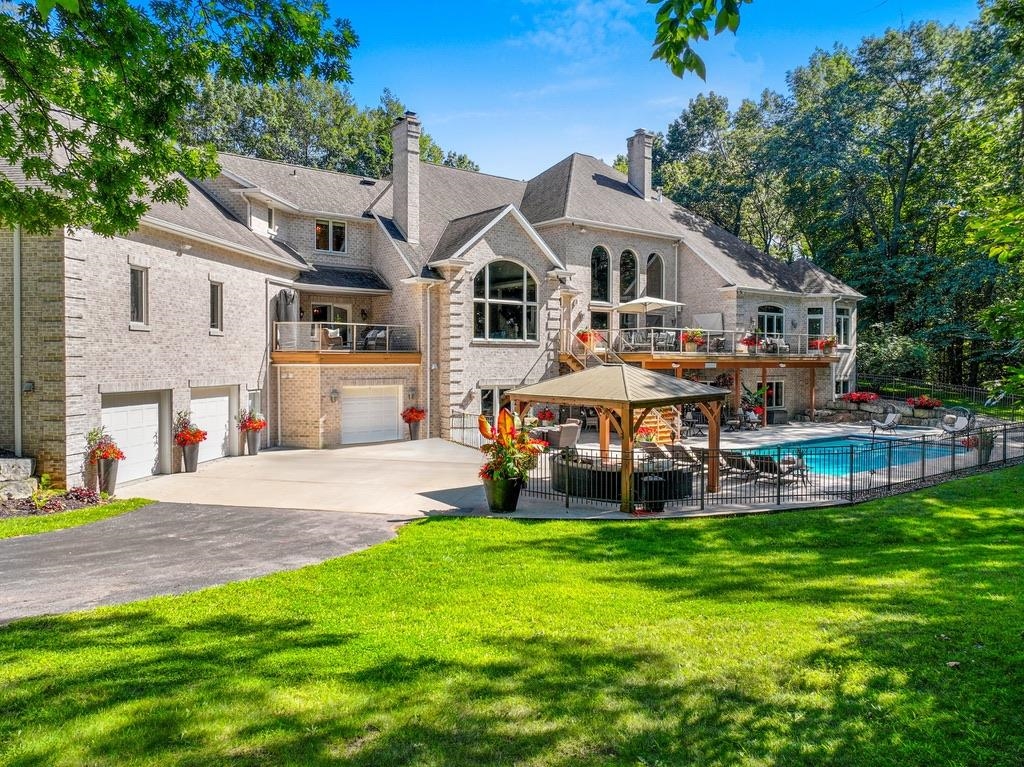 2048 MUIRWOOD Court