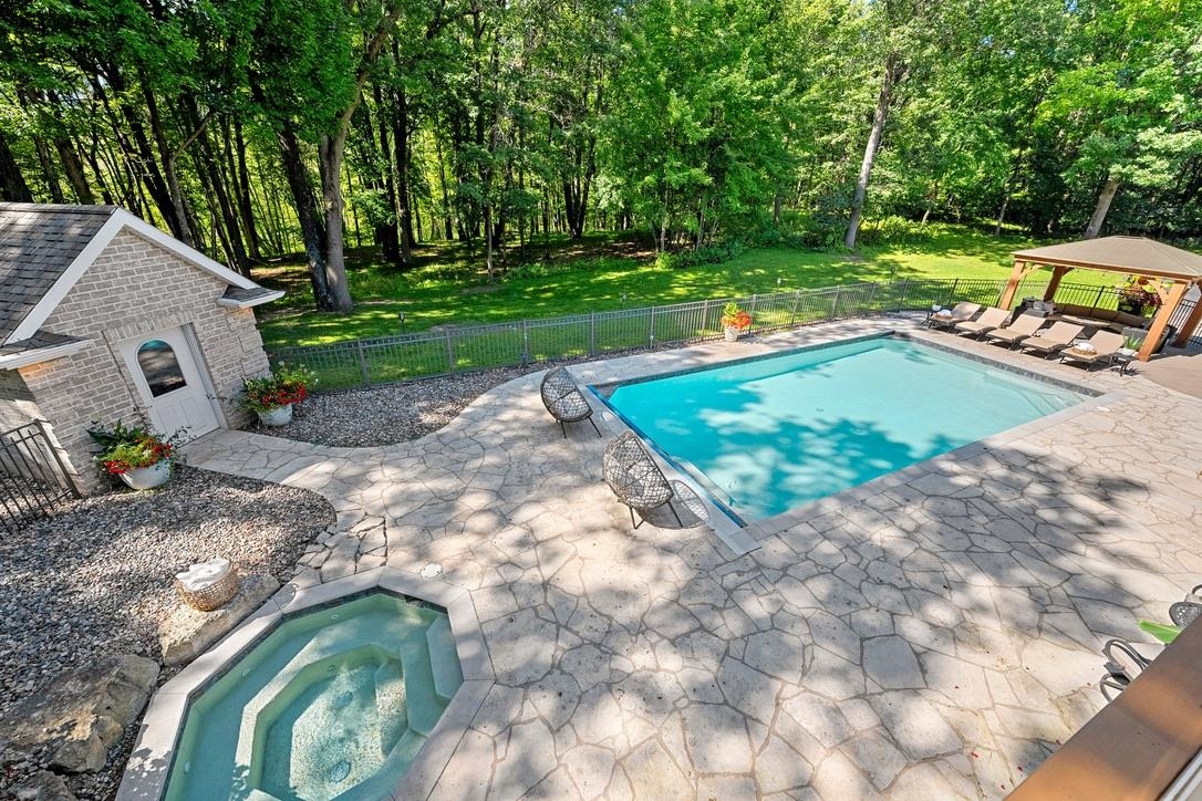 2048 MUIRWOOD Court
