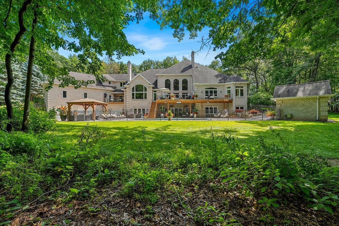 2048 MUIRWOOD Court