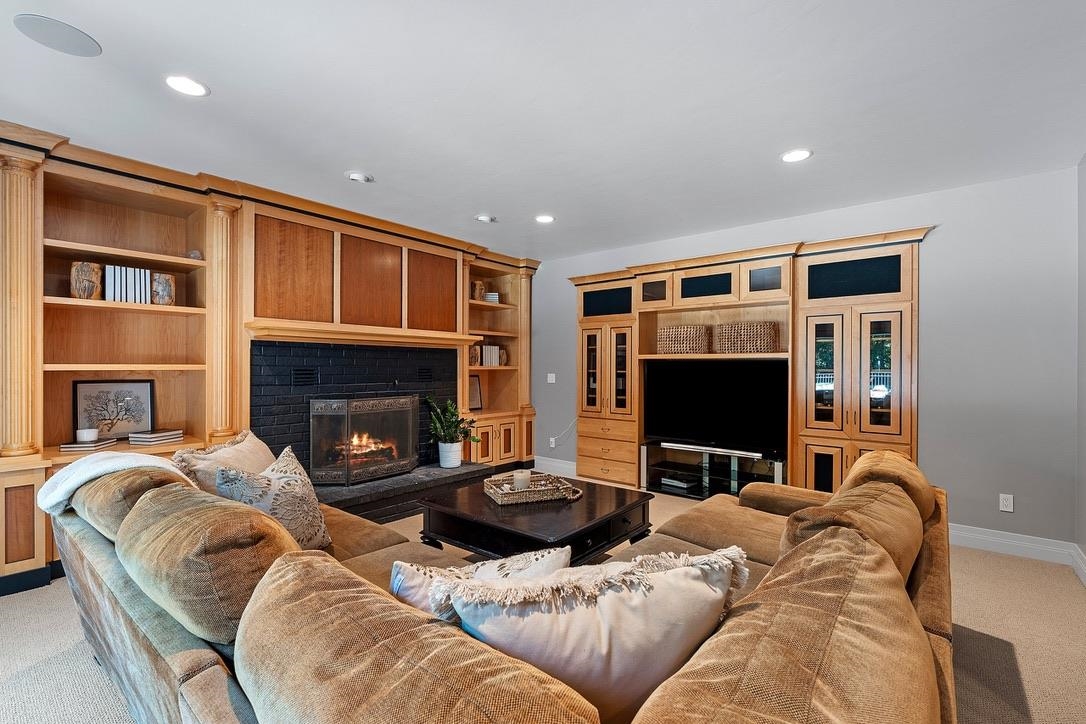 2048 MUIRWOOD Court
