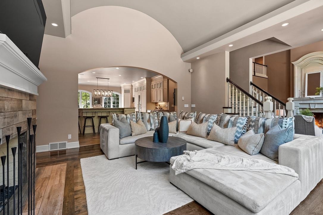2048 MUIRWOOD Court