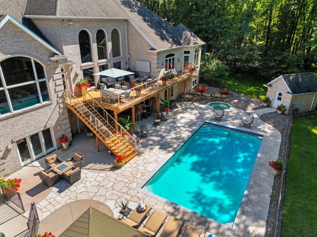 2048 MUIRWOOD Court