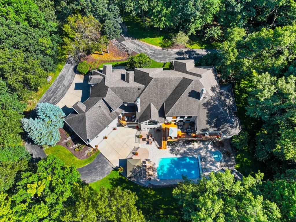 2048 MUIRWOOD Court