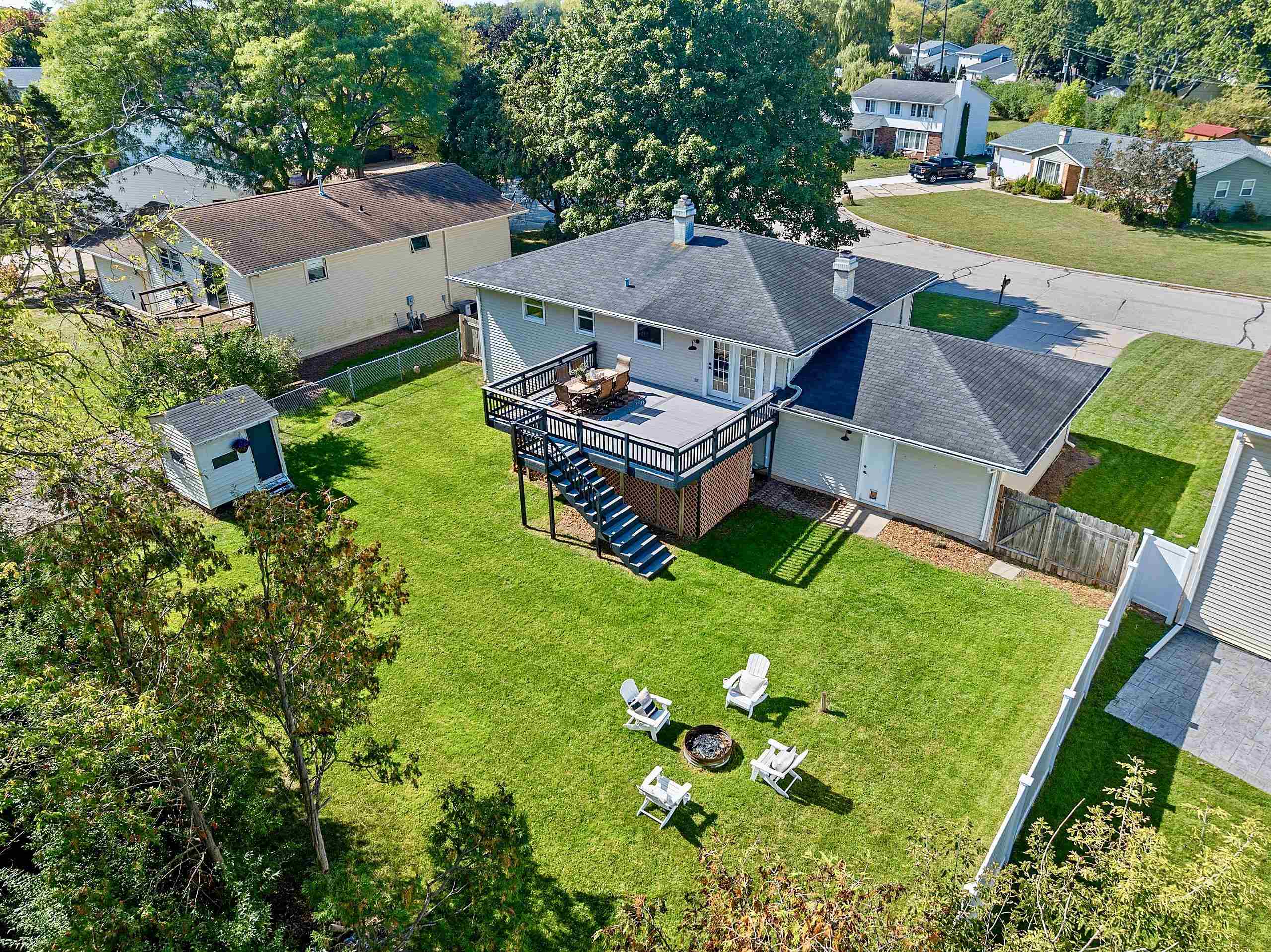 732 JAMESTOWN Court