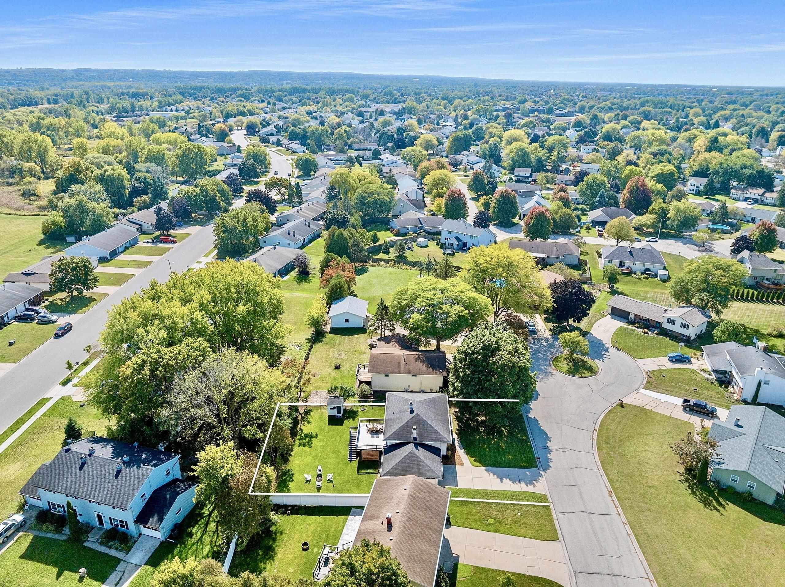 732 JAMESTOWN Court