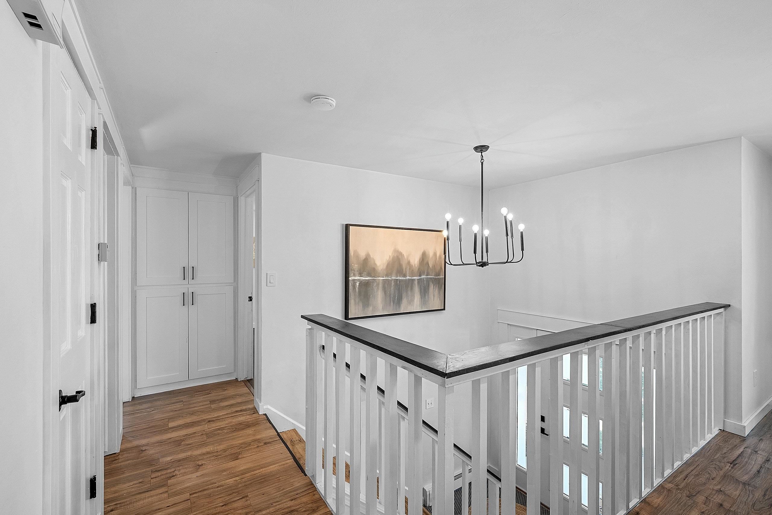 732 JAMESTOWN Court