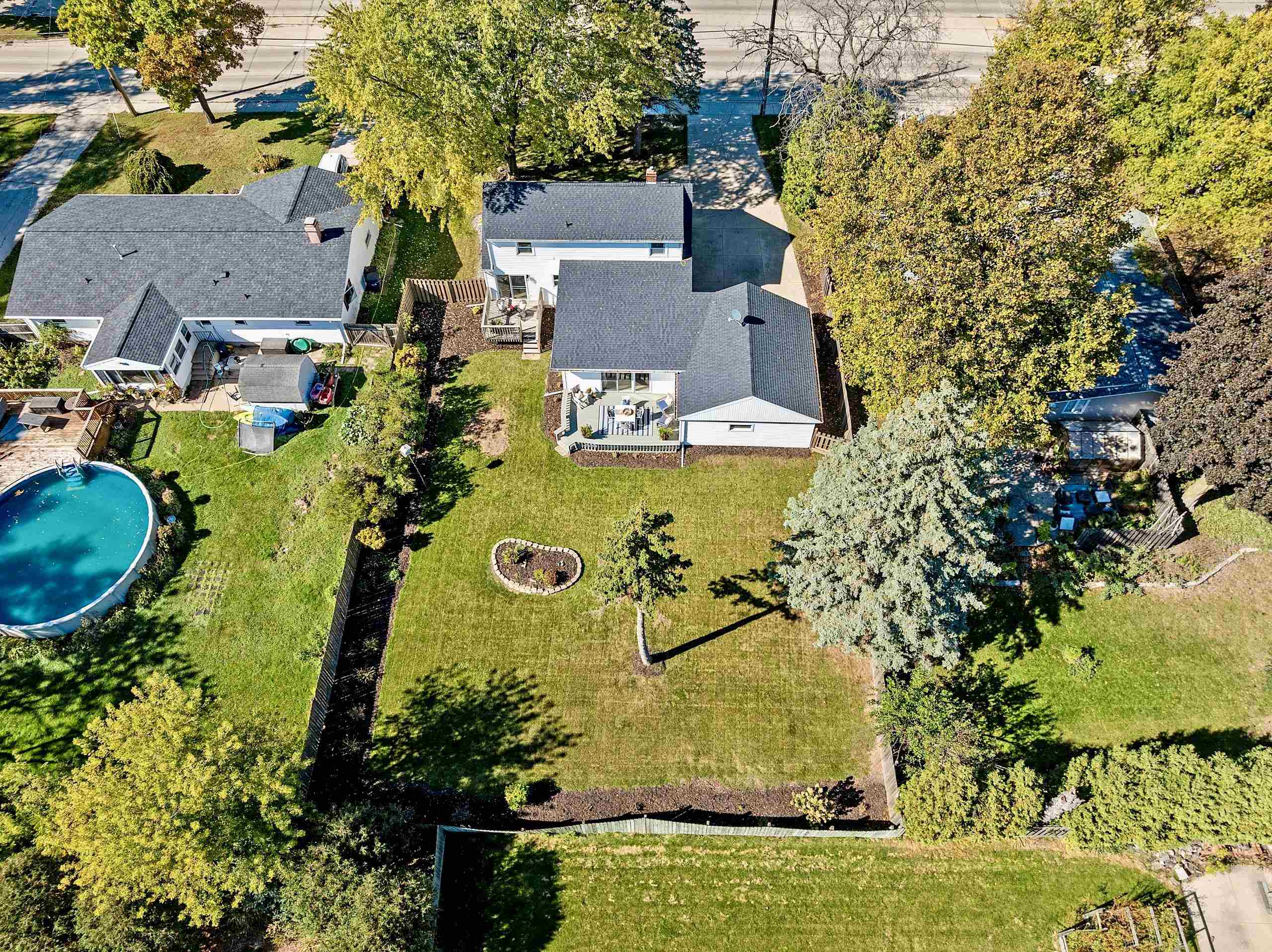 3313 S WEBSTER Avenue