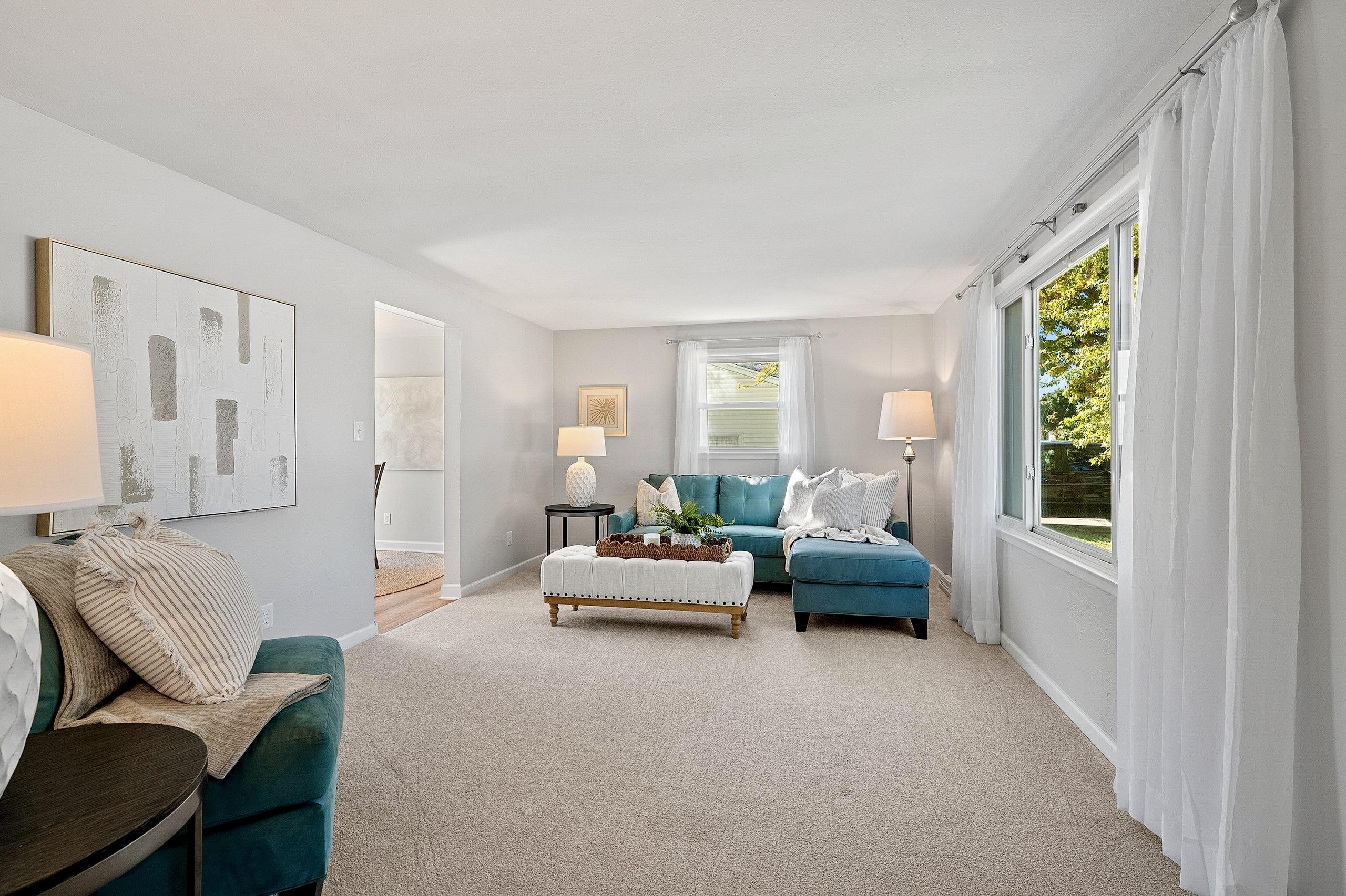 3313 S WEBSTER Avenue